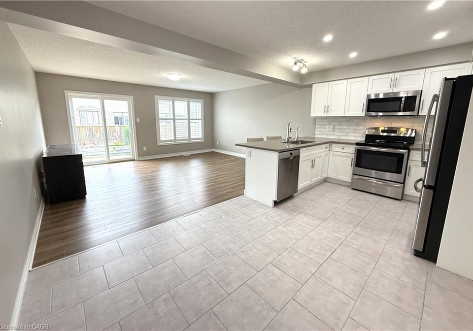 5-sandybay-avenue-kitchener-ontario-40851855