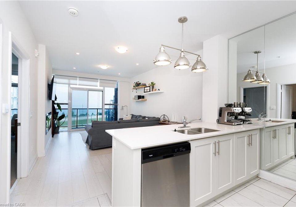 16-concord-place-grimsby-ontario-40851915