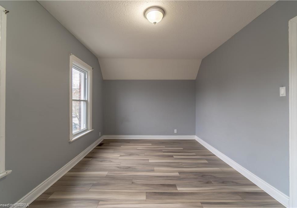 36-cayuga-street-brantford-ontario-40851993