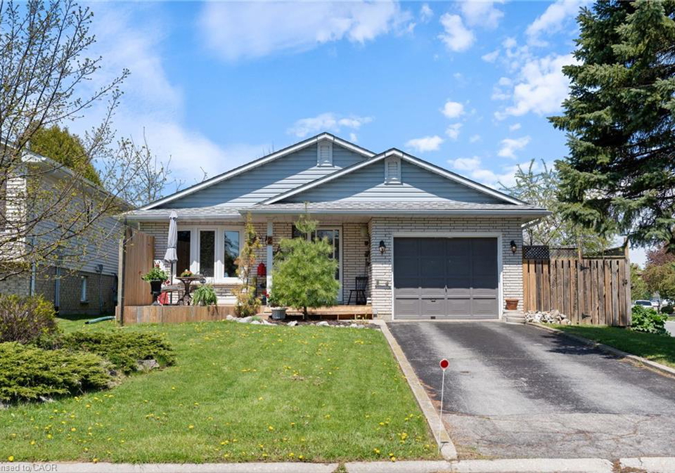 2-hampton-court-port-dover-ontario-40852014