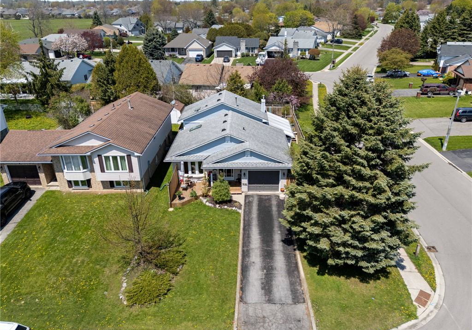 2-hampton-court-port-dover-ontario-40852014