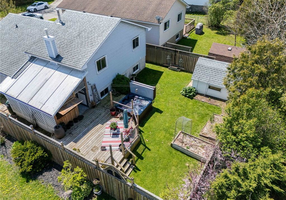 2-hampton-court-port-dover-ontario-40852014