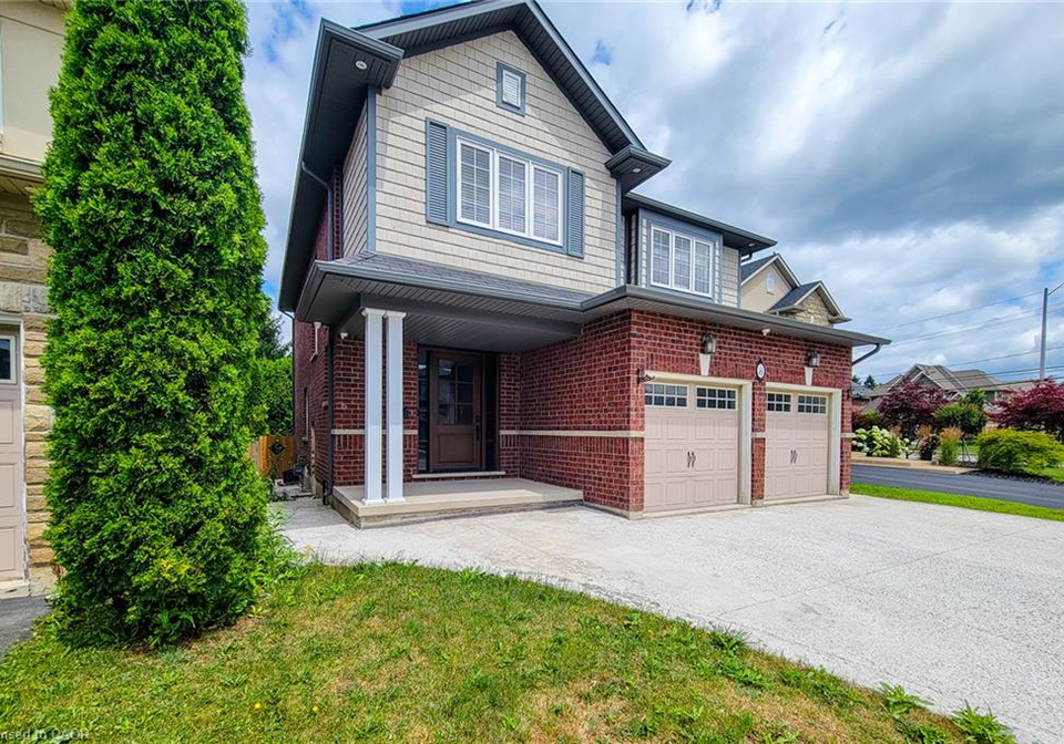 8-secinaro-avenue-ancaster-ontario-40852018