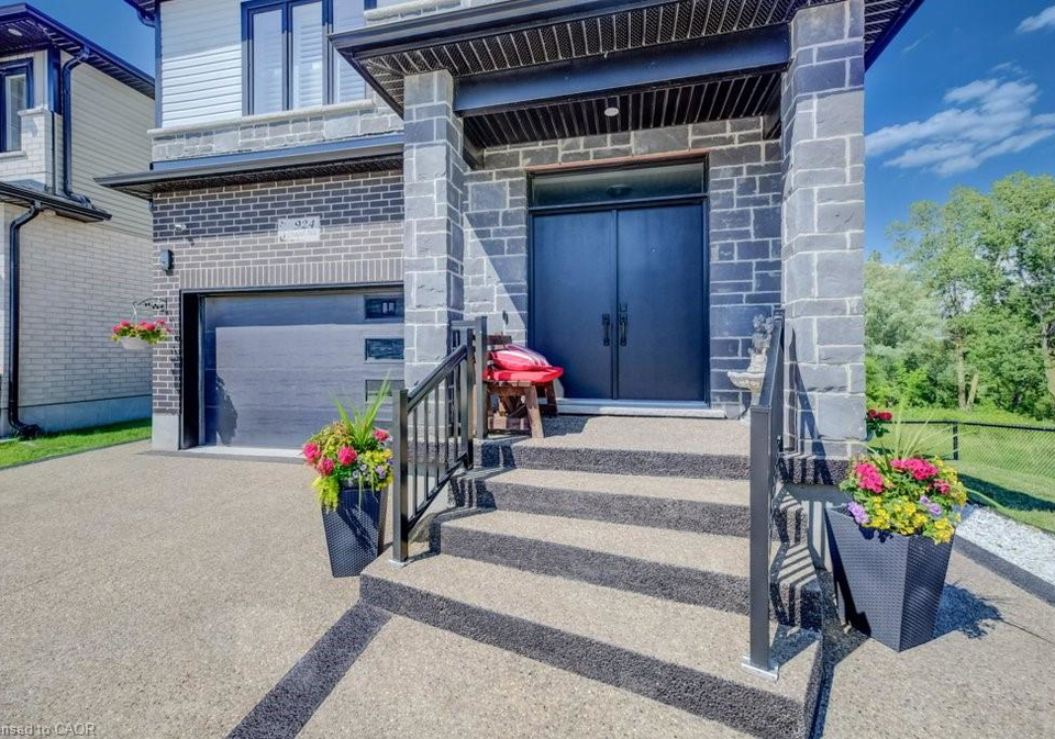 924-chapel-hill-court-kitchener-ontario-40852050