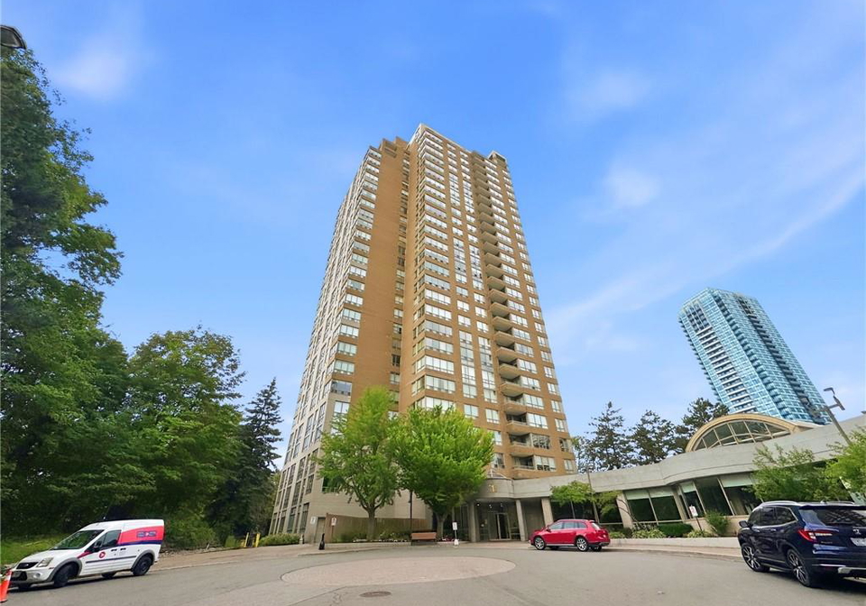215-wynford-drive-north-york-ontario-40852060