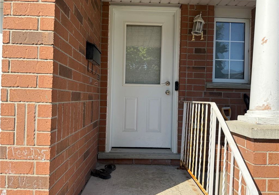 11-hackberry-street-kitchener-ontario-40852071