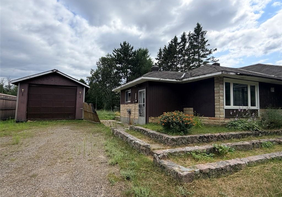 63-larchmount-drive-chelmsford-ontario-40852074