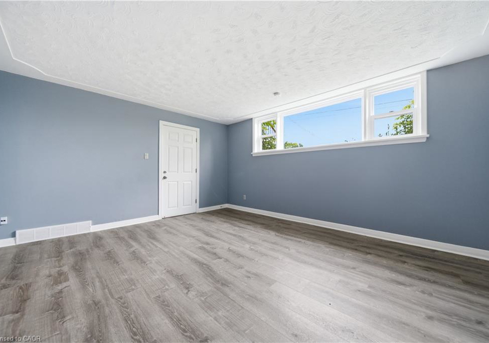 293-highland-road-e-kitchener-ontario-40852079