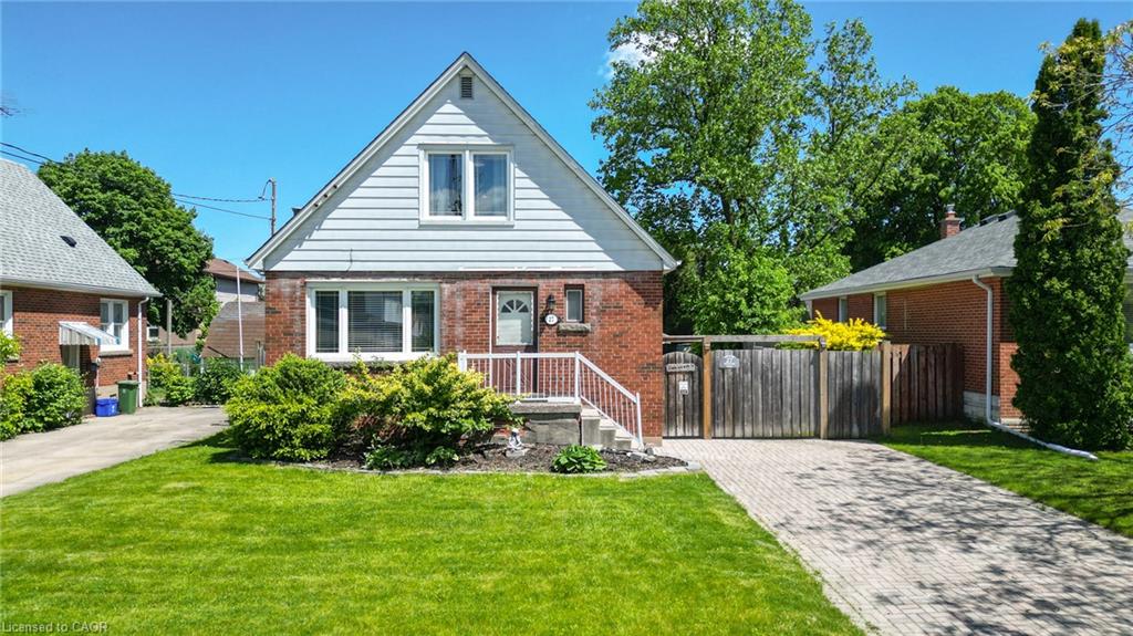 27-delevan-crescent-hamilton-ontario-40852134