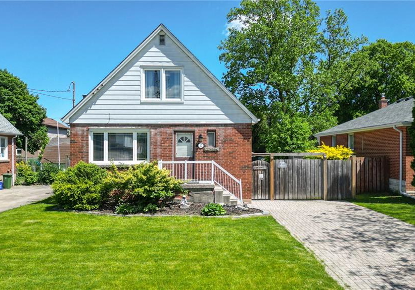 27-delevan-crescent-hamilton-ontario-40852134