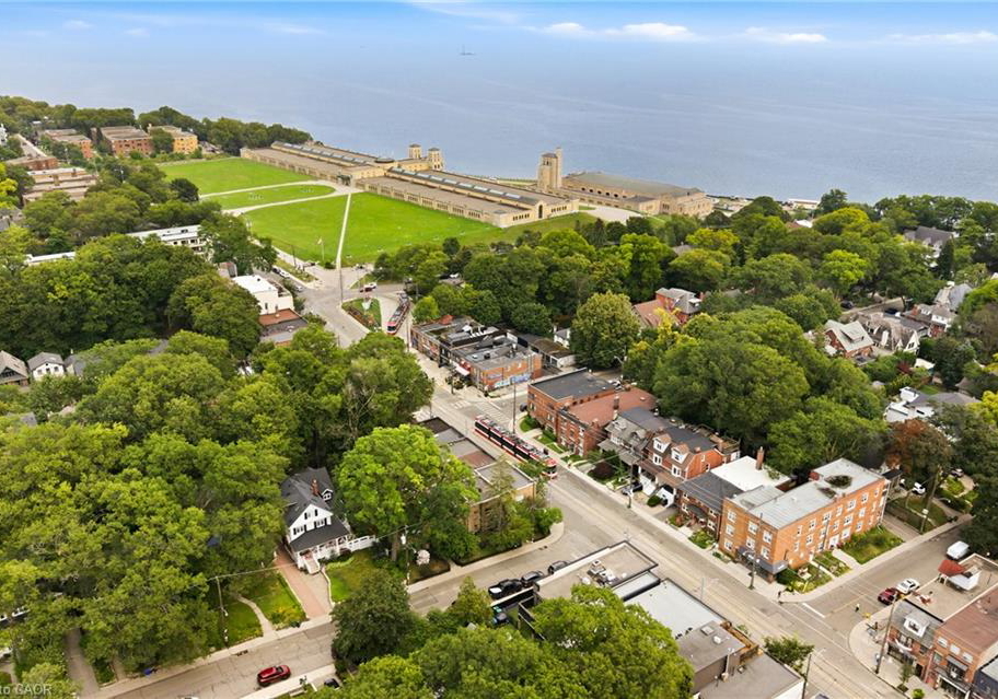 1-kingswood-road-toronto-ontario-40852139