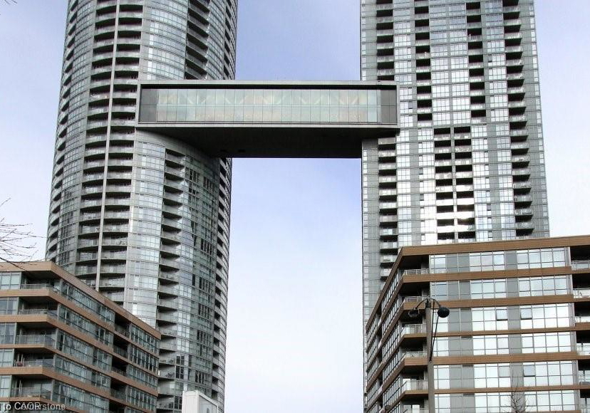 15-iceboat-terrace-toronto-ontario-40852140