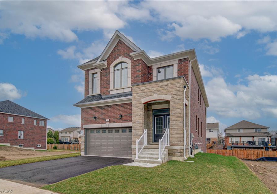 100-moss-drive-cambridge-ontario-40852142