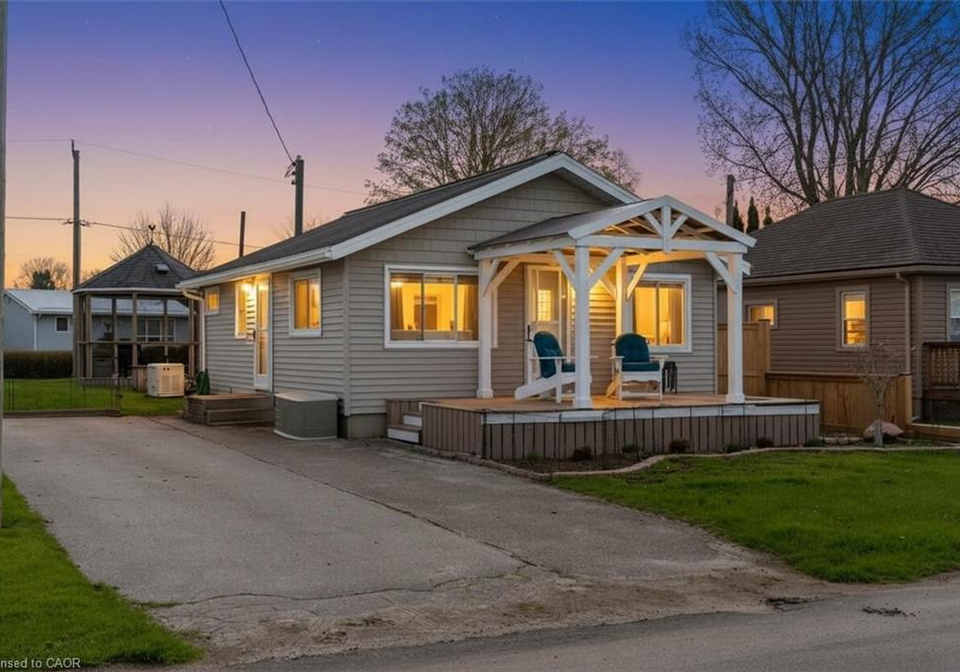 21-fourth-avenue-long-point-ontario-40852150