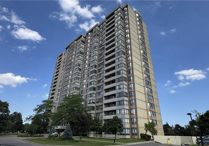 100-county-court-brampton-ontario-40852169