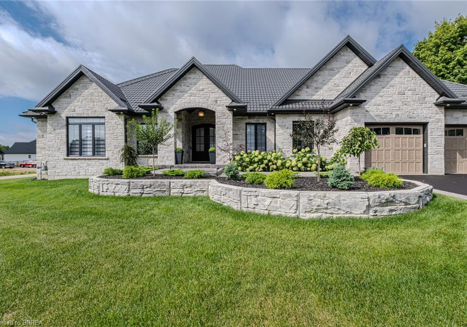 18-bannister-street-oakland-ontario-40852247