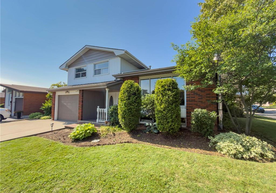 143-cromwell-crescent-hamilton-ontario-40852275