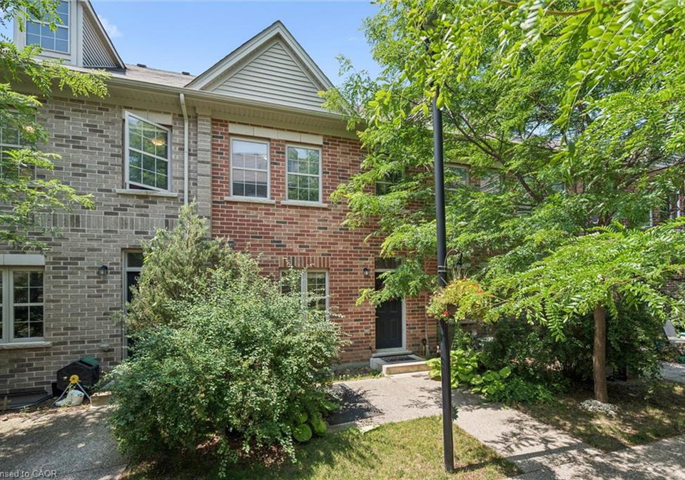 6-beatrice-lane-kitchener-ontario-40852282