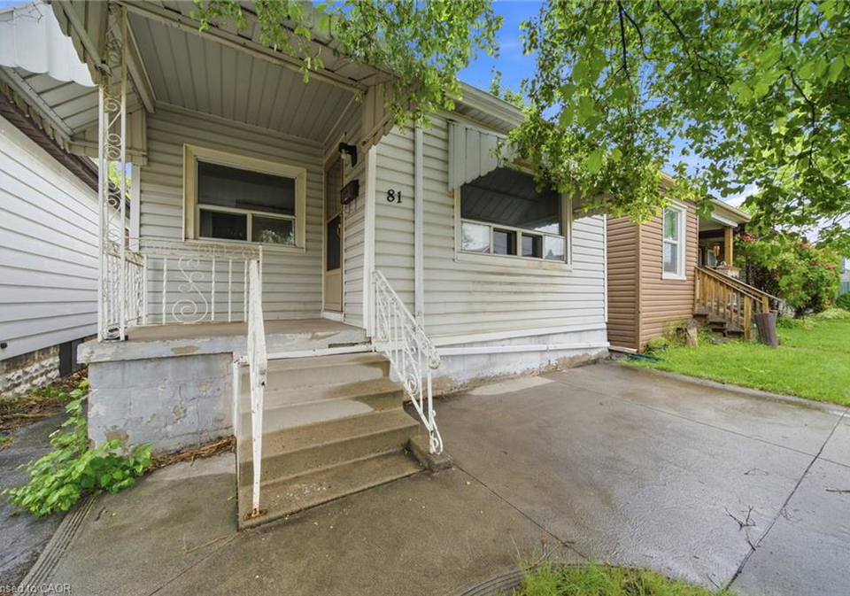 81-cambridge-avenue-hamilton-ontario-40852297
