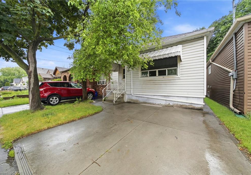 81-cambridge-avenue-hamilton-ontario-40852297
