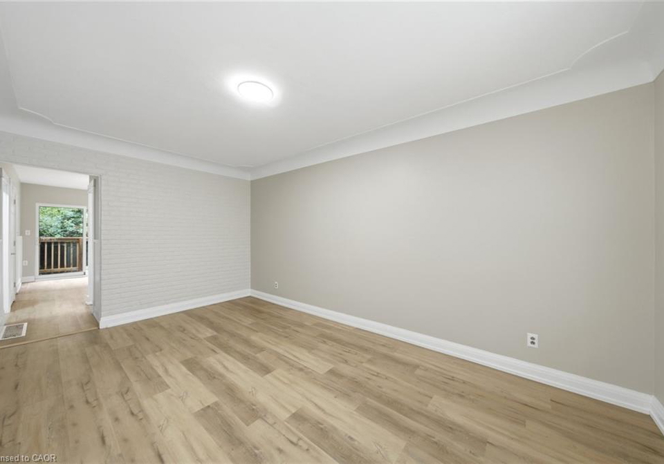 81-cambridge-avenue-hamilton-ontario-40852297