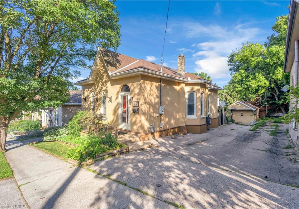 17-scarfe-avenue-brantford-ontario-40852318