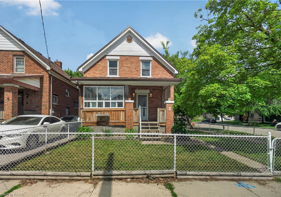 2-herlan-avenue-kitchener-ontario-40852332