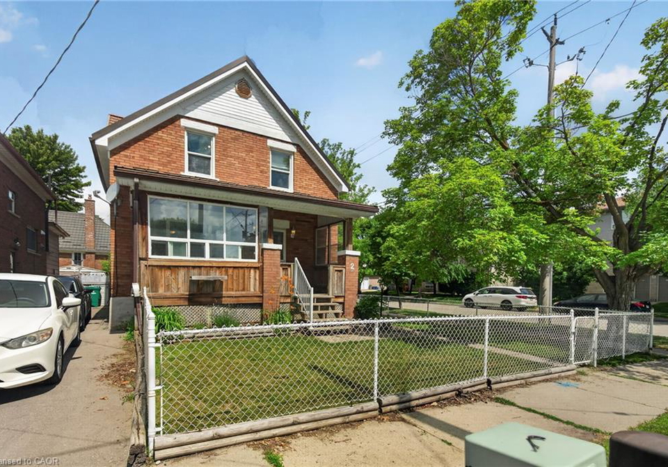2-herlan-avenue-kitchener-ontario-40852332