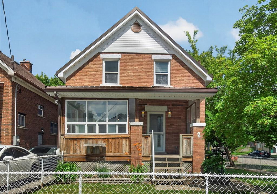 2-herlan-avenue-kitchener-ontario-40852332