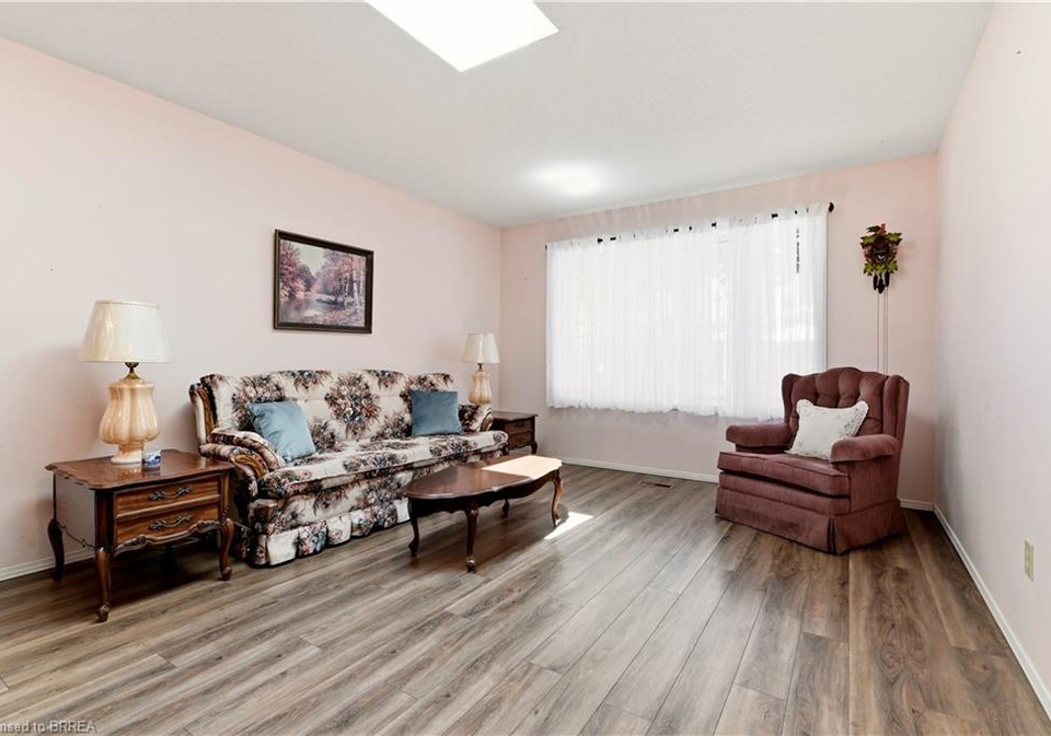 1030-colborne-street-e-brantford-ontario-40852333