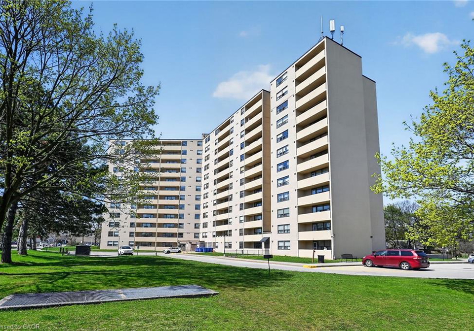 700-dynes-road-burlington-ontario-40852337