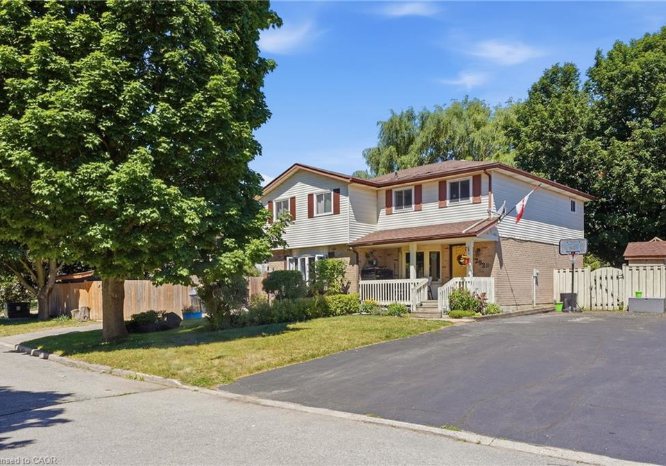 292-mayview-court-waterloo-ontario-40852339