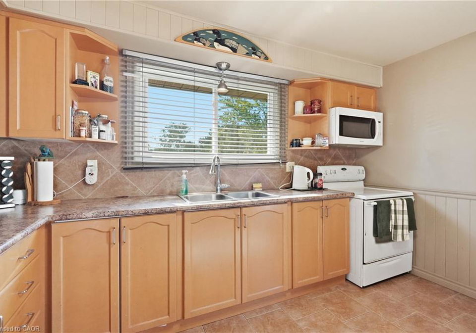 46-brett-court-hamilton-ontario-40852349