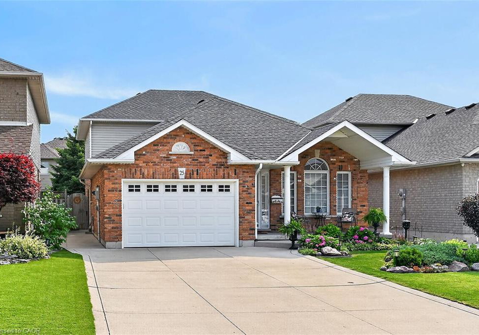 25-eric-burke-court-hamilton-ontario-40852360