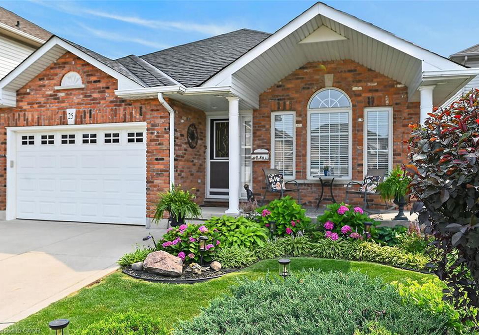 25-eric-burke-court-hamilton-ontario-40852360
