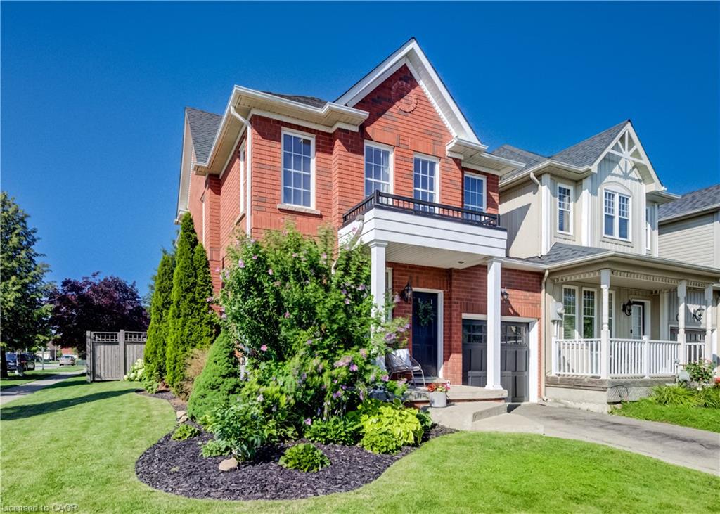 3-golden-iris-crescent-hamilton-ontario-40852364