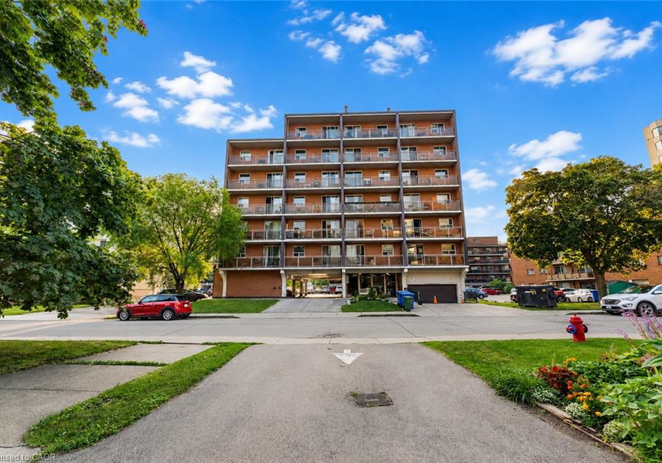 30-summit-avenue-hamilton-ontario-40852388