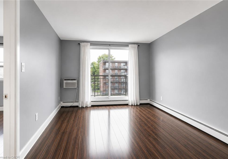 30-summit-avenue-hamilton-ontario-40852388