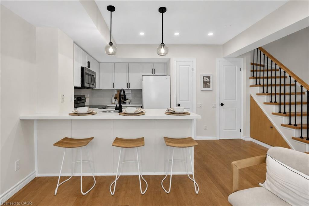 93-the-queensway-toronto-ontario-40852408