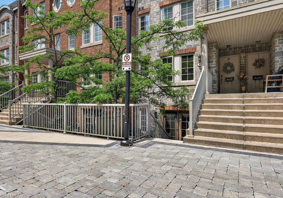 93-the-queensway-toronto-ontario-40852408