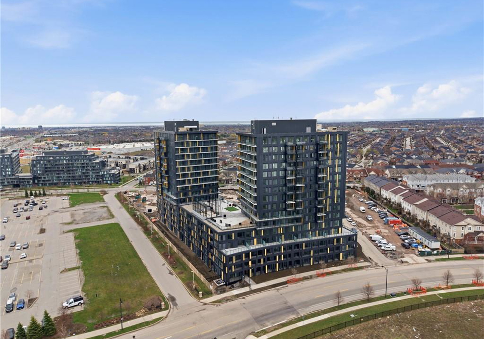 4878-powers-common-burlington-ontario-40852471