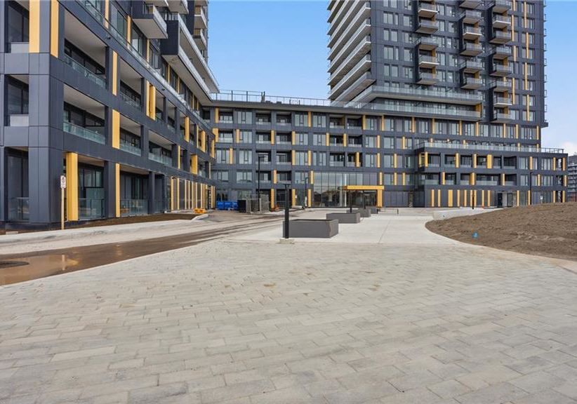 4878-powers-common-burlington-ontario-40852471