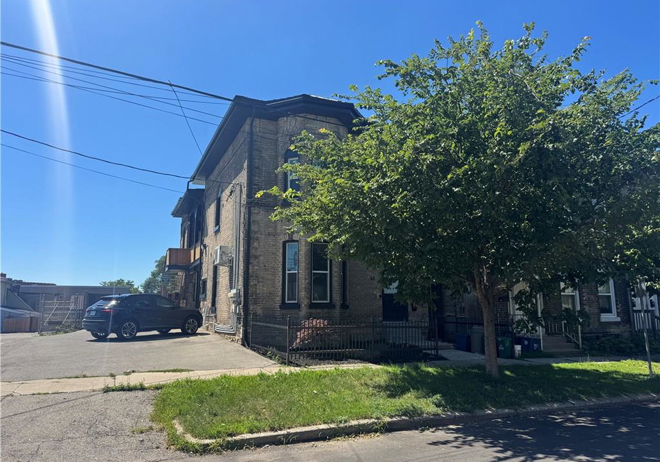92-alfred-street-brantford-ontario-40852505