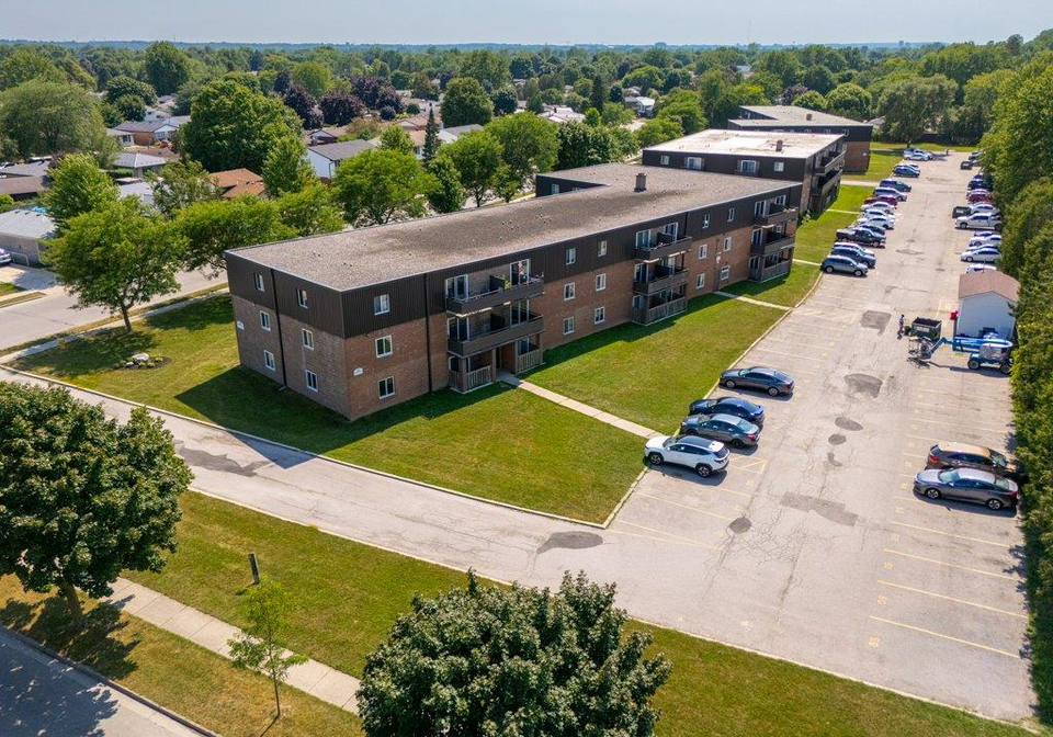 390-admiral-drive-london-ontario-40852507