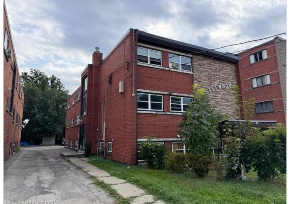 1250-fennell-avenue-e-hamilton-ontario-40852513