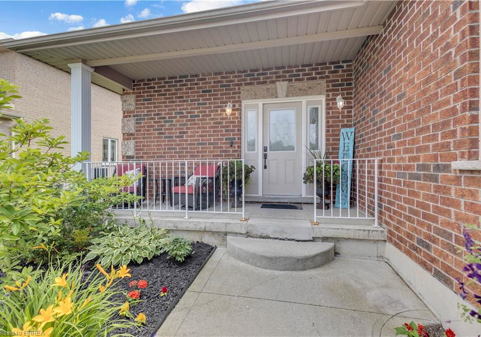 41-harmer-crescent-drumbo-ontario-40852521