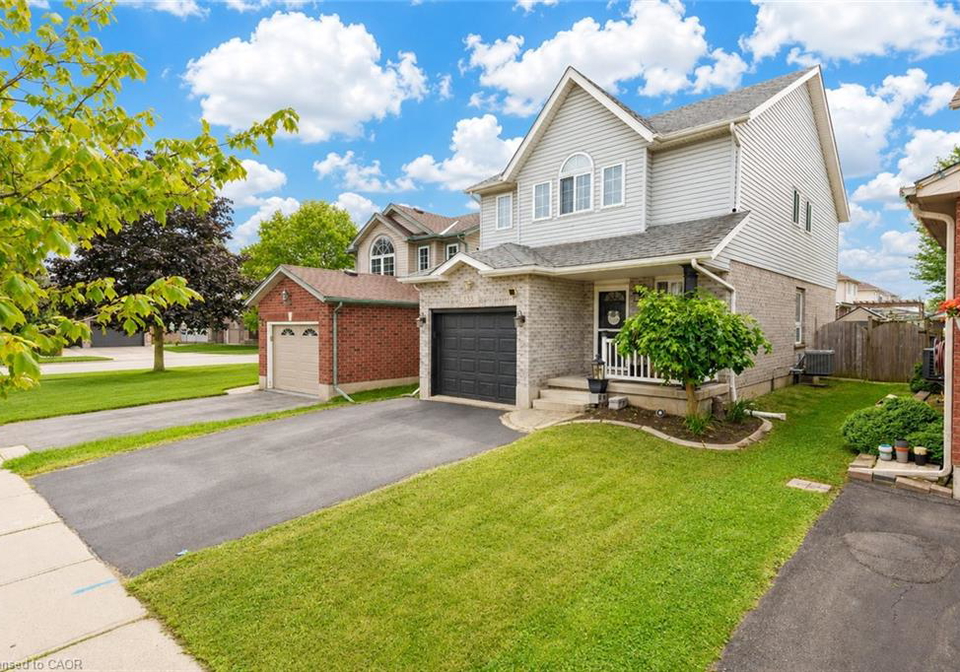 135-cotton-grass-street-kitchener-ontario-40852545