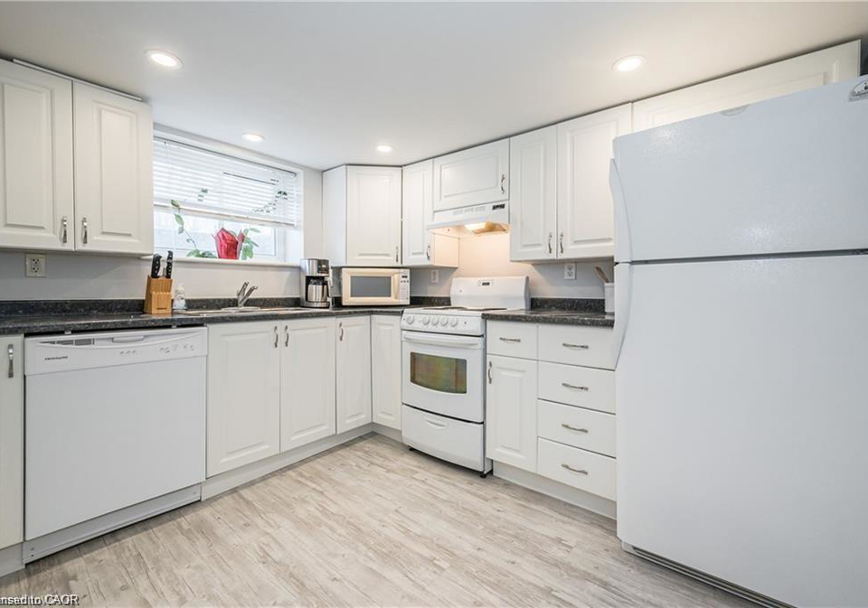 64-sheldon-avenue-n-kitchener-ontario-40852561