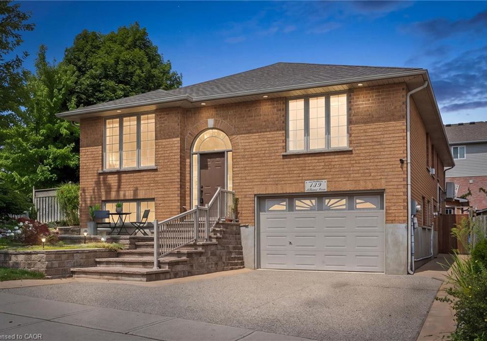139-attwood-drive-cambridge-ontario-40852579