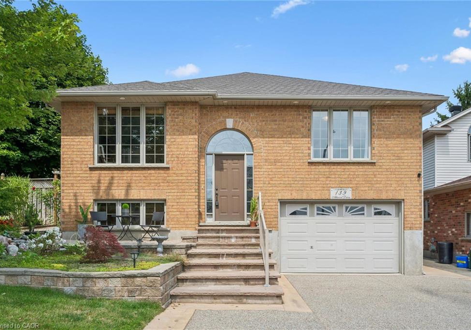 139-attwood-drive-cambridge-ontario-40852579